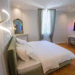 Luxurious 4Beds/4Baths Next To Palais