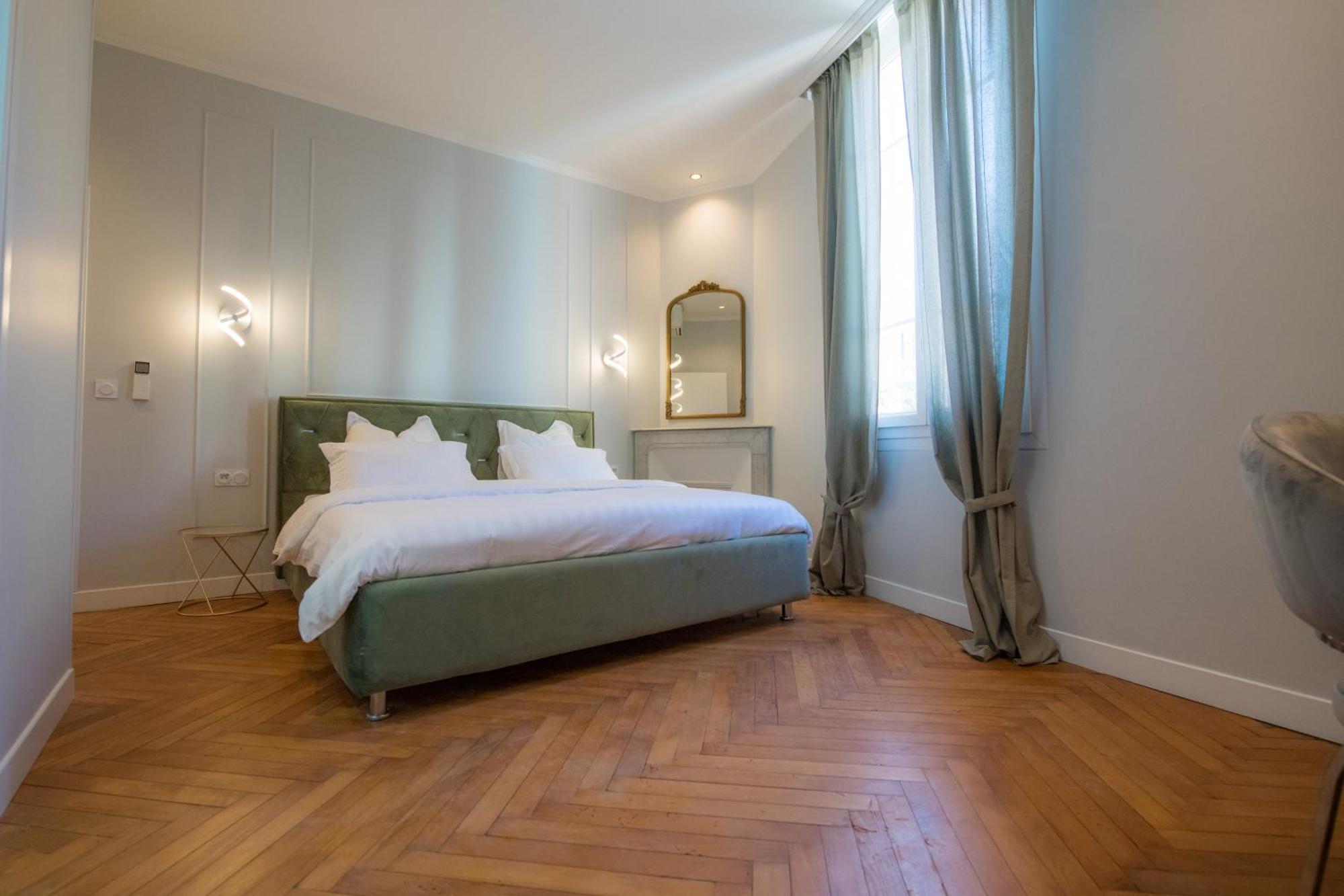 Apartment Luxurious 4beds/4baths Next To Palais *